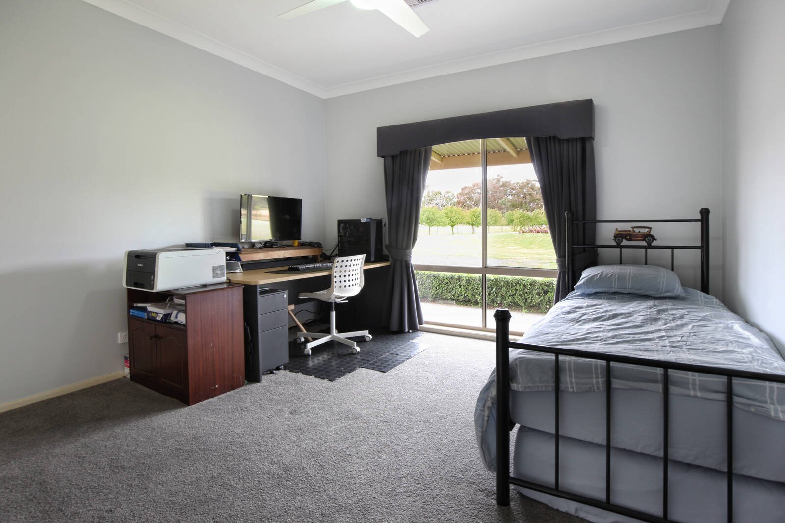 Real Estate and Property in 33 South Lane, Kyneton, VIC