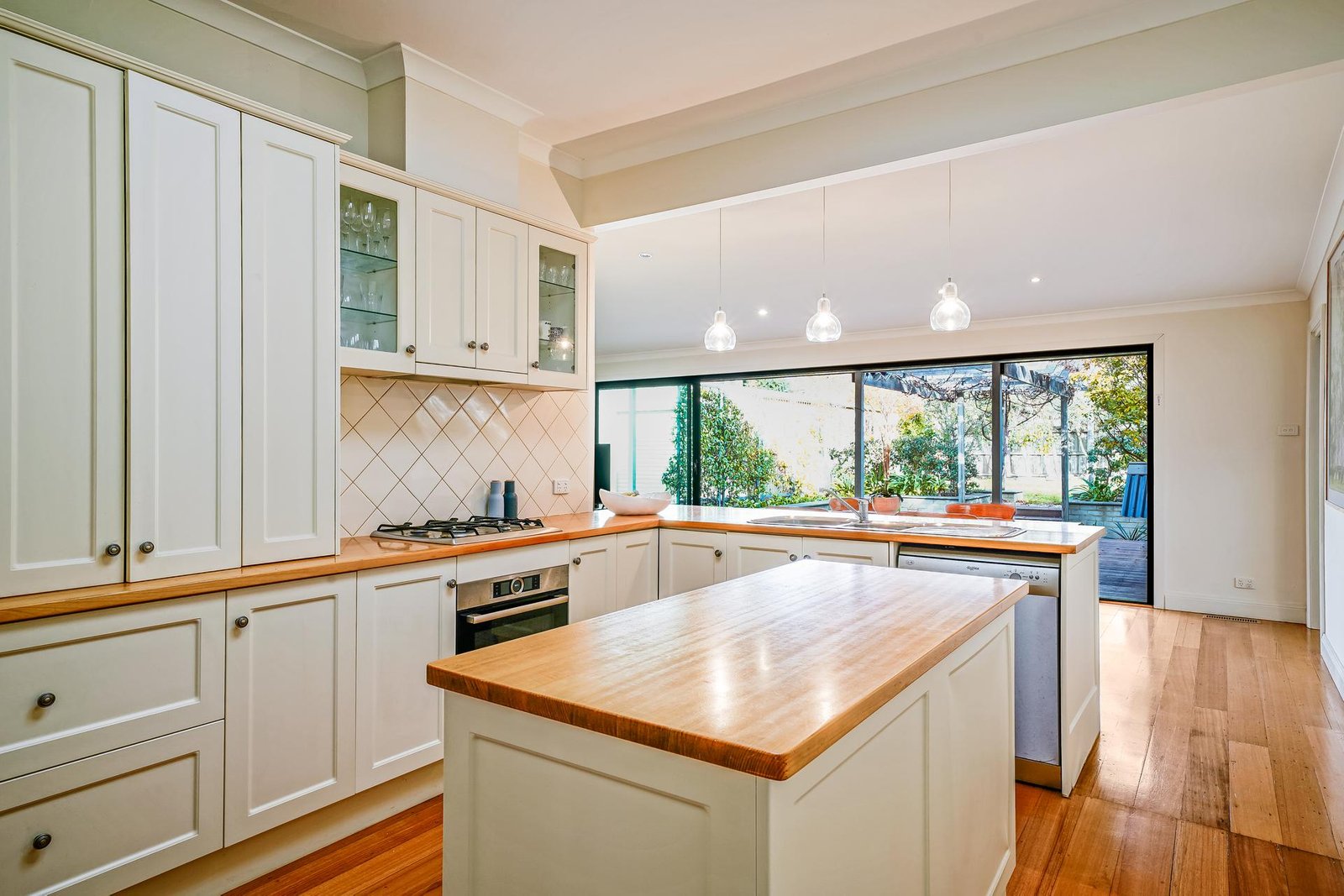 Gallery: 33 South Street