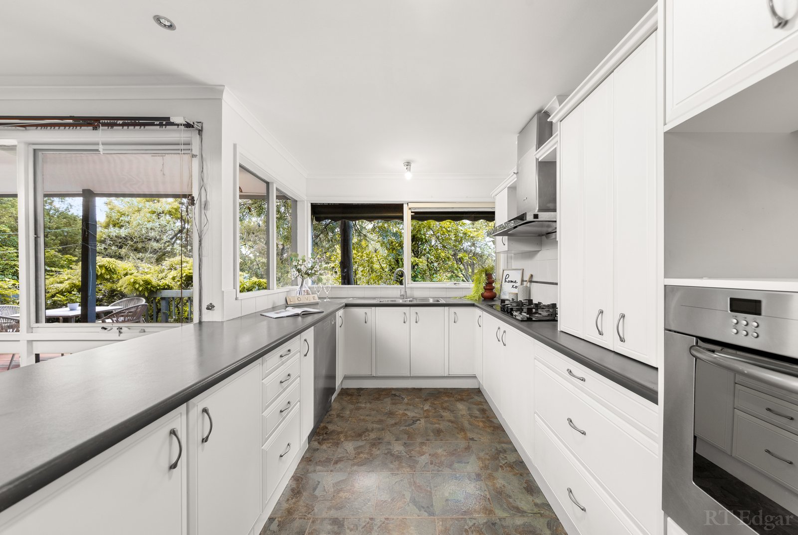 Real Estate and Property in 33 Spring Valley Drive, Templestowe, VIC