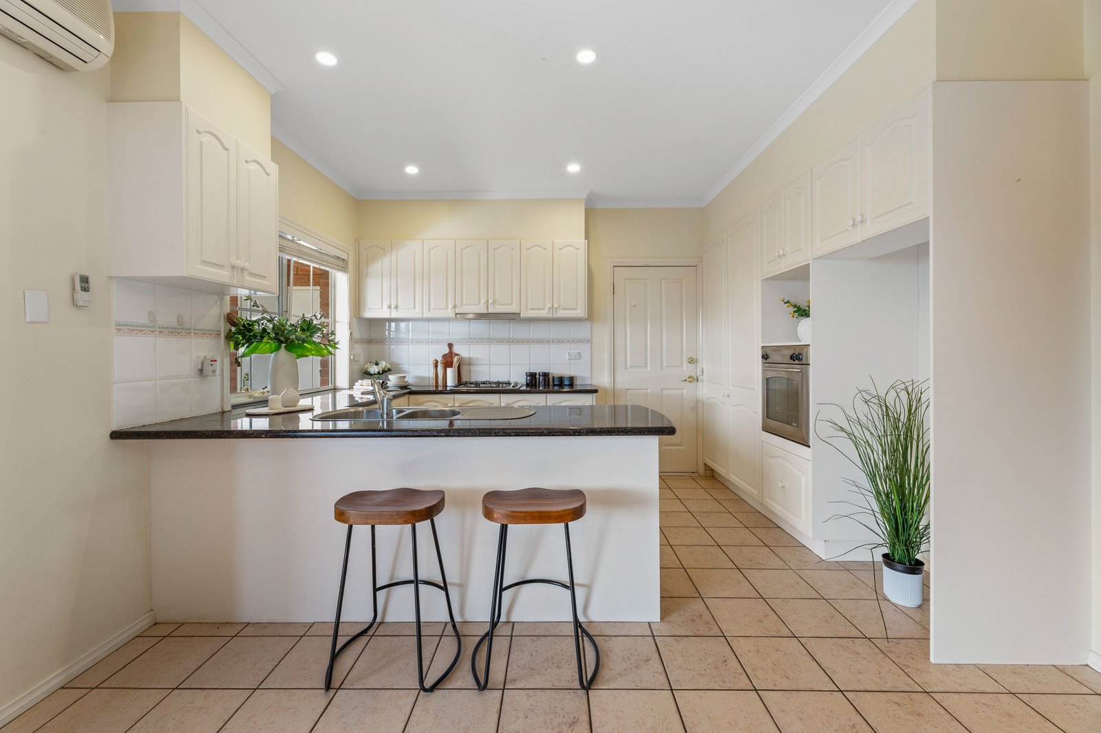 Gallery: 33 St Claire Walk