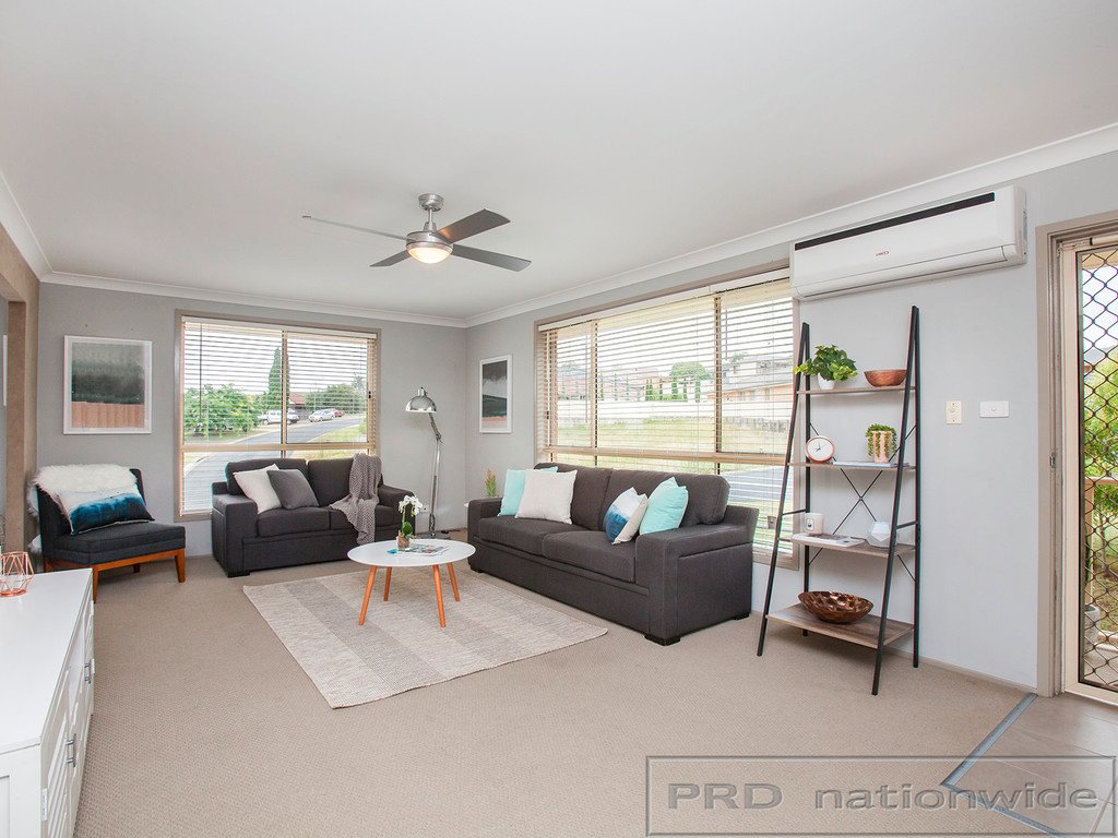 33 St Fagans Parade RUTHERFORD 2