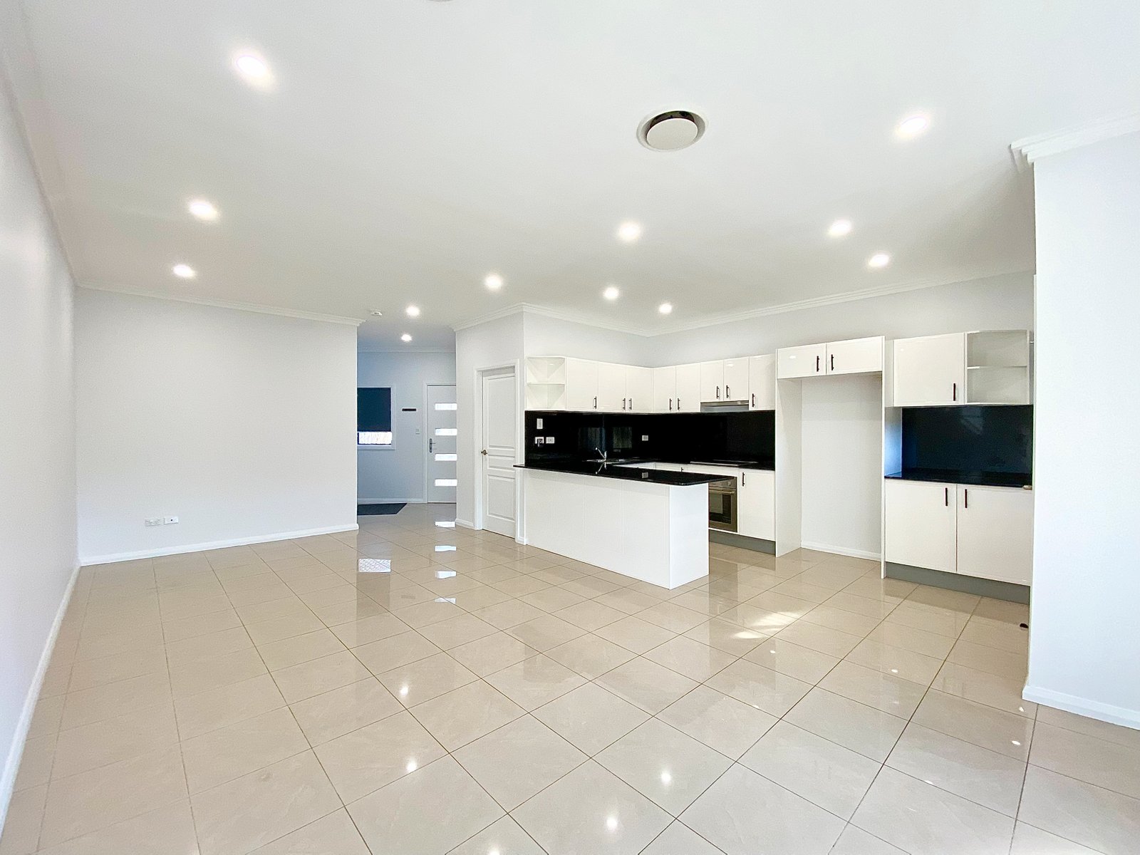 3/3 Starboard Close SALAMANDER BAY 5