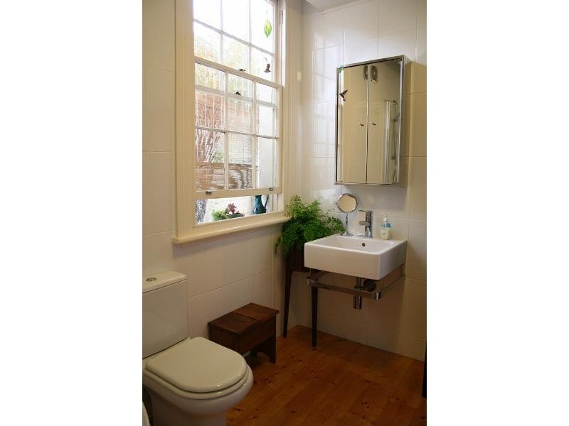 Gallery: 33 Stead Street