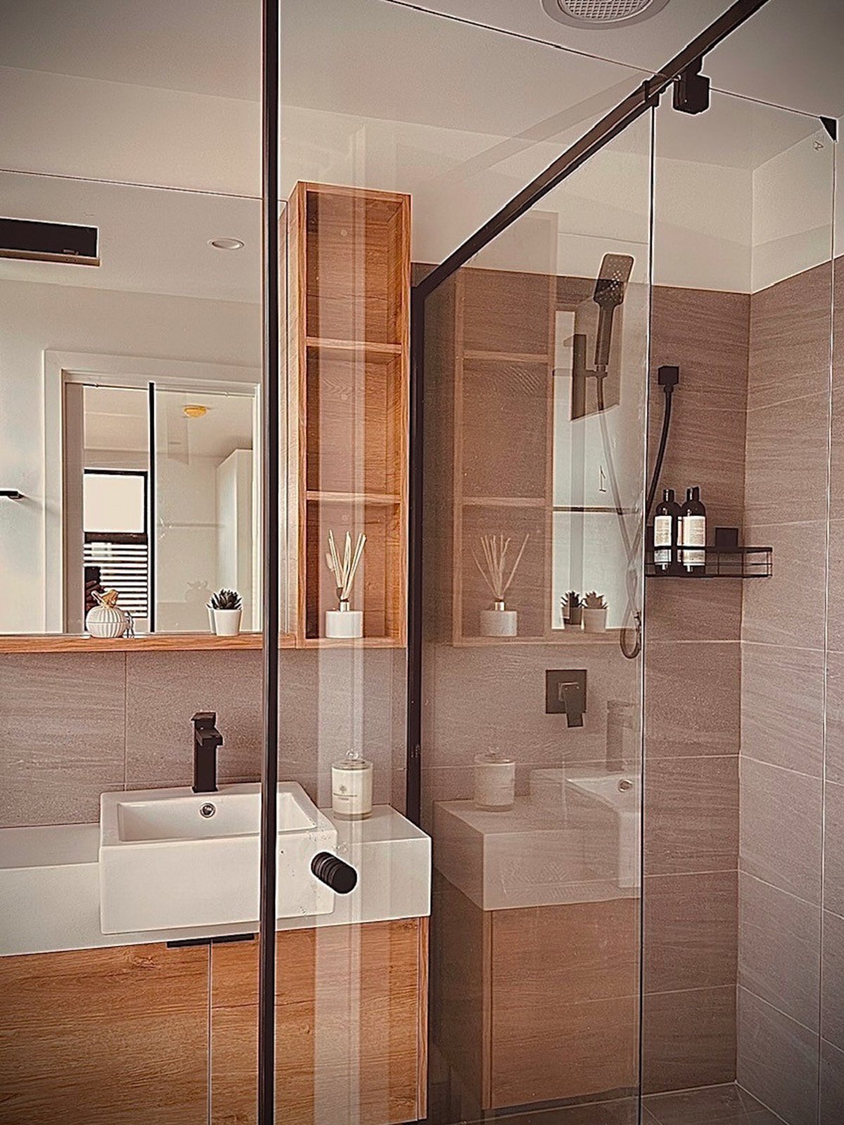 Real Estate and Property in 33 Stockdale Avenue, Clayton, VIC