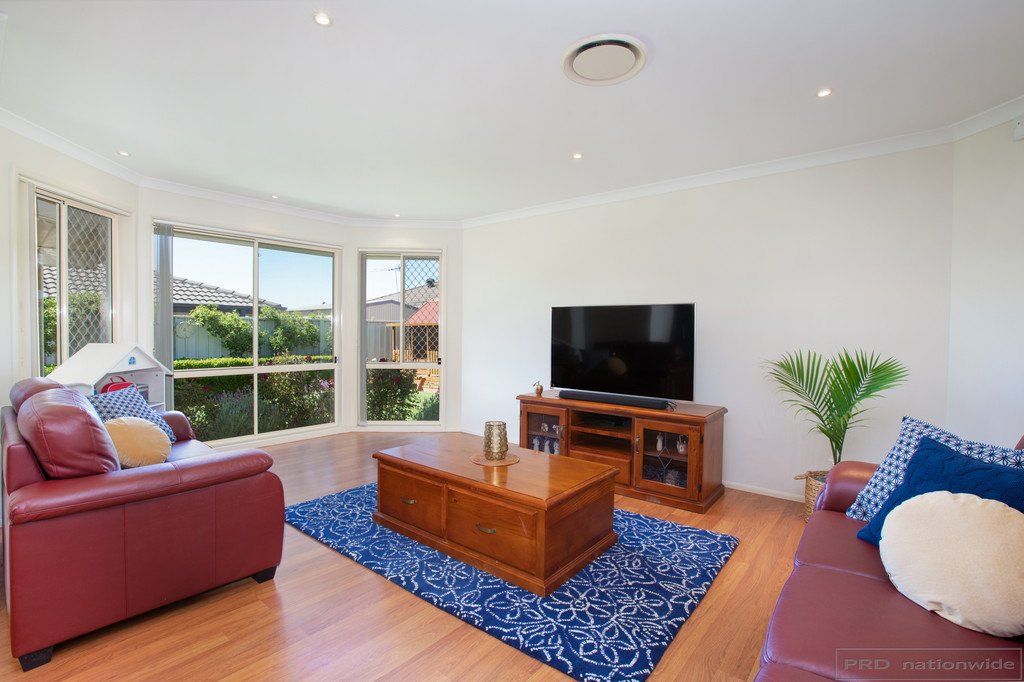 33 Strutt Crescent METFORD 2