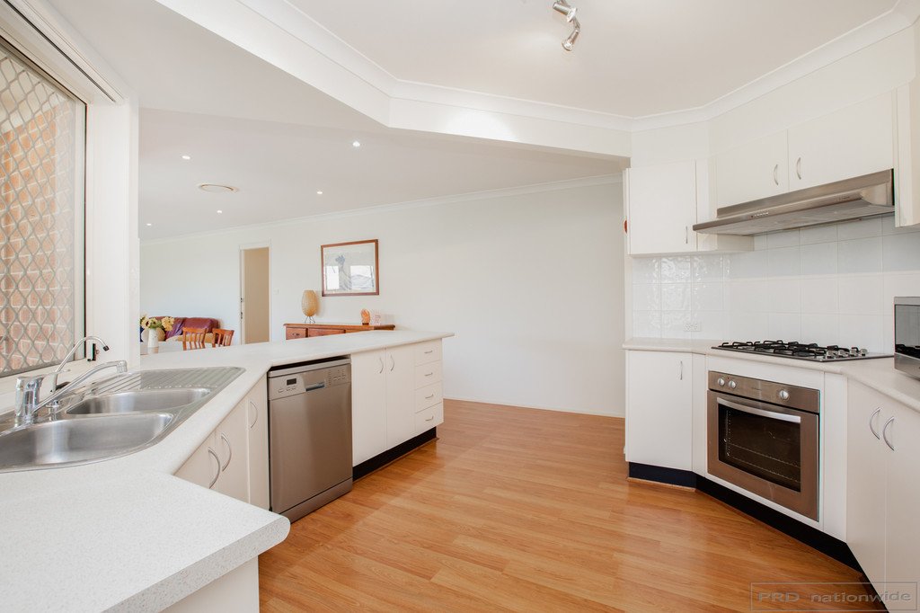 33 Strutt Crescent METFORD 7