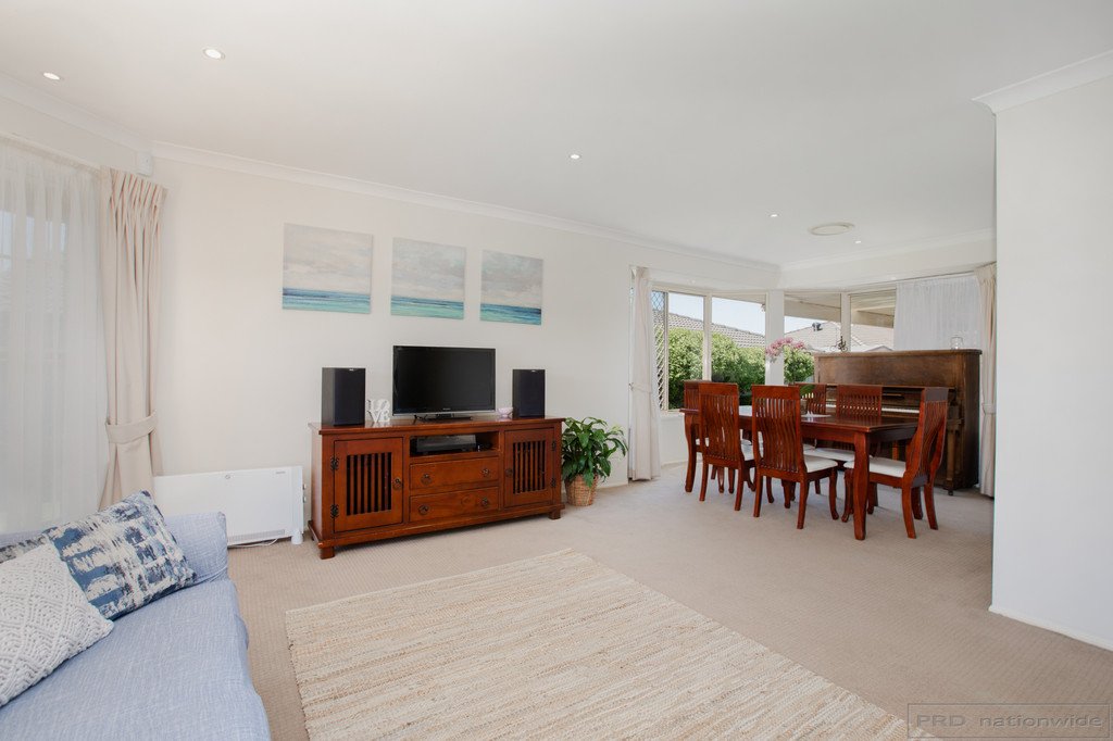 33 Strutt Crescent METFORD 9