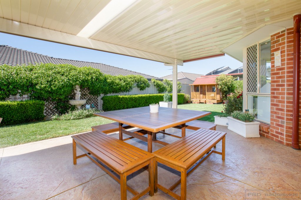33 Strutt Crescent METFORD 18