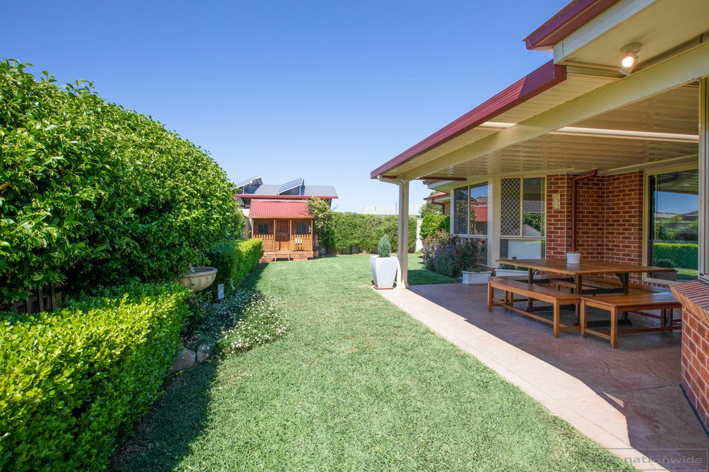 33 Strutt Crescent METFORD 19