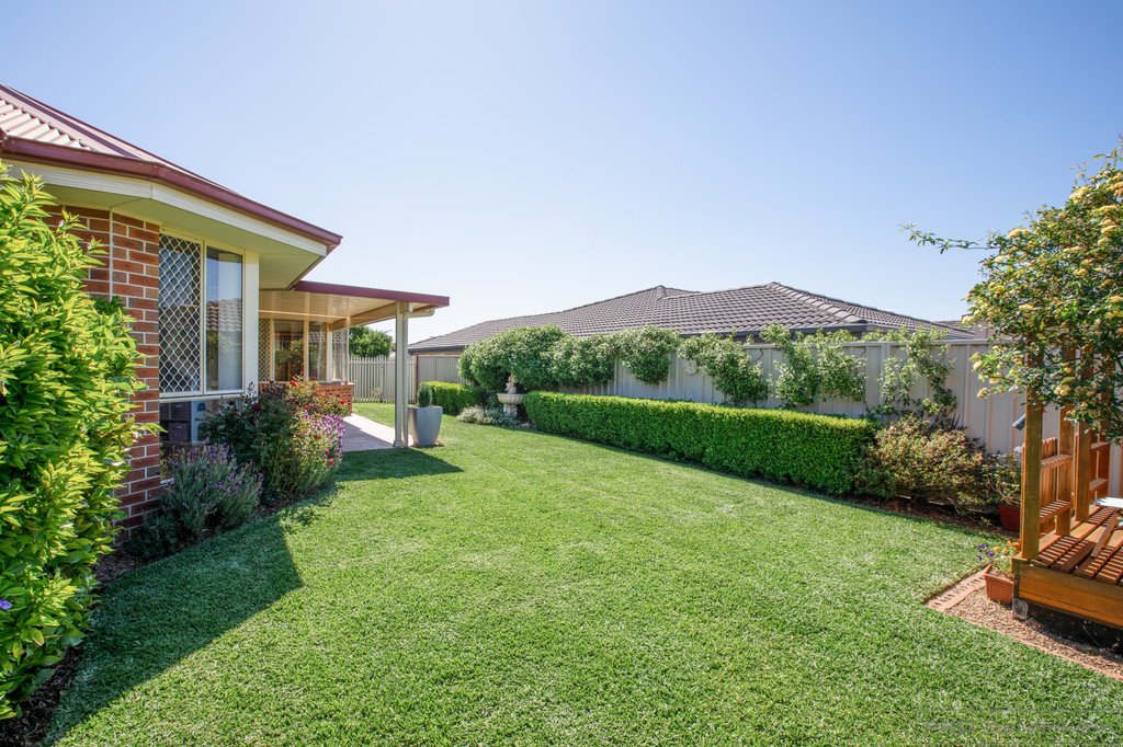 33 Strutt Crescent METFORD 21