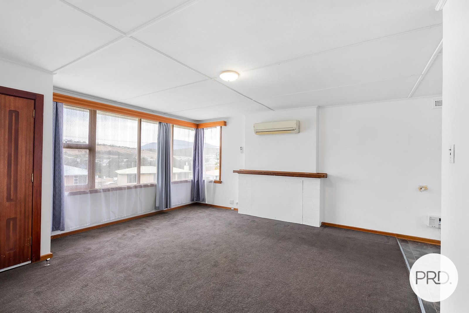 33 SYCAMORE Road RISDON VALE 2