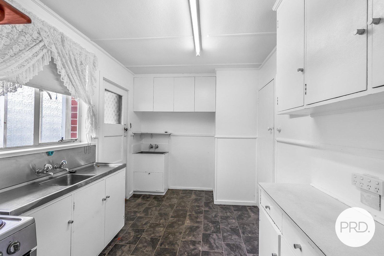 33 SYCAMORE Road RISDON VALE 4