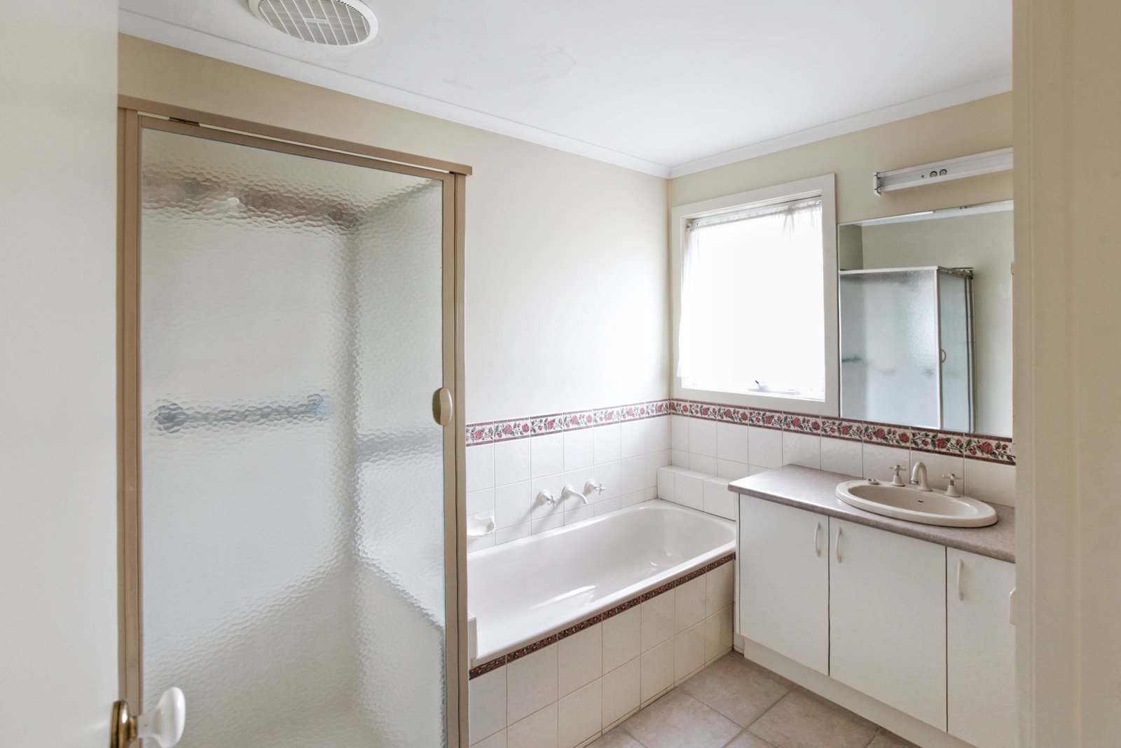 Real Estate and Property in 33 Tennyson Street, Woodend, VIC