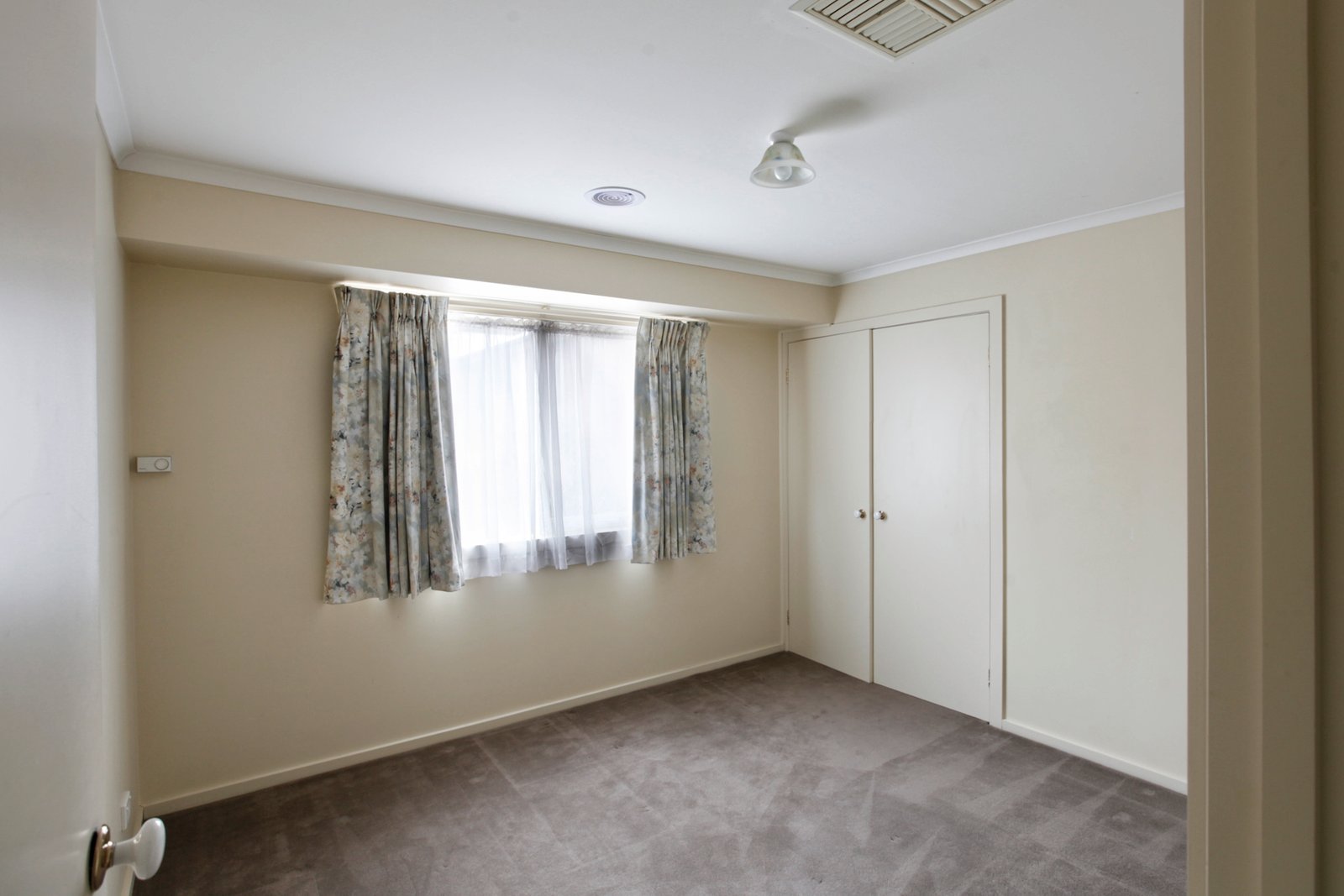 Real Estate and Property in 33 Tennyson Street, Woodend, VIC