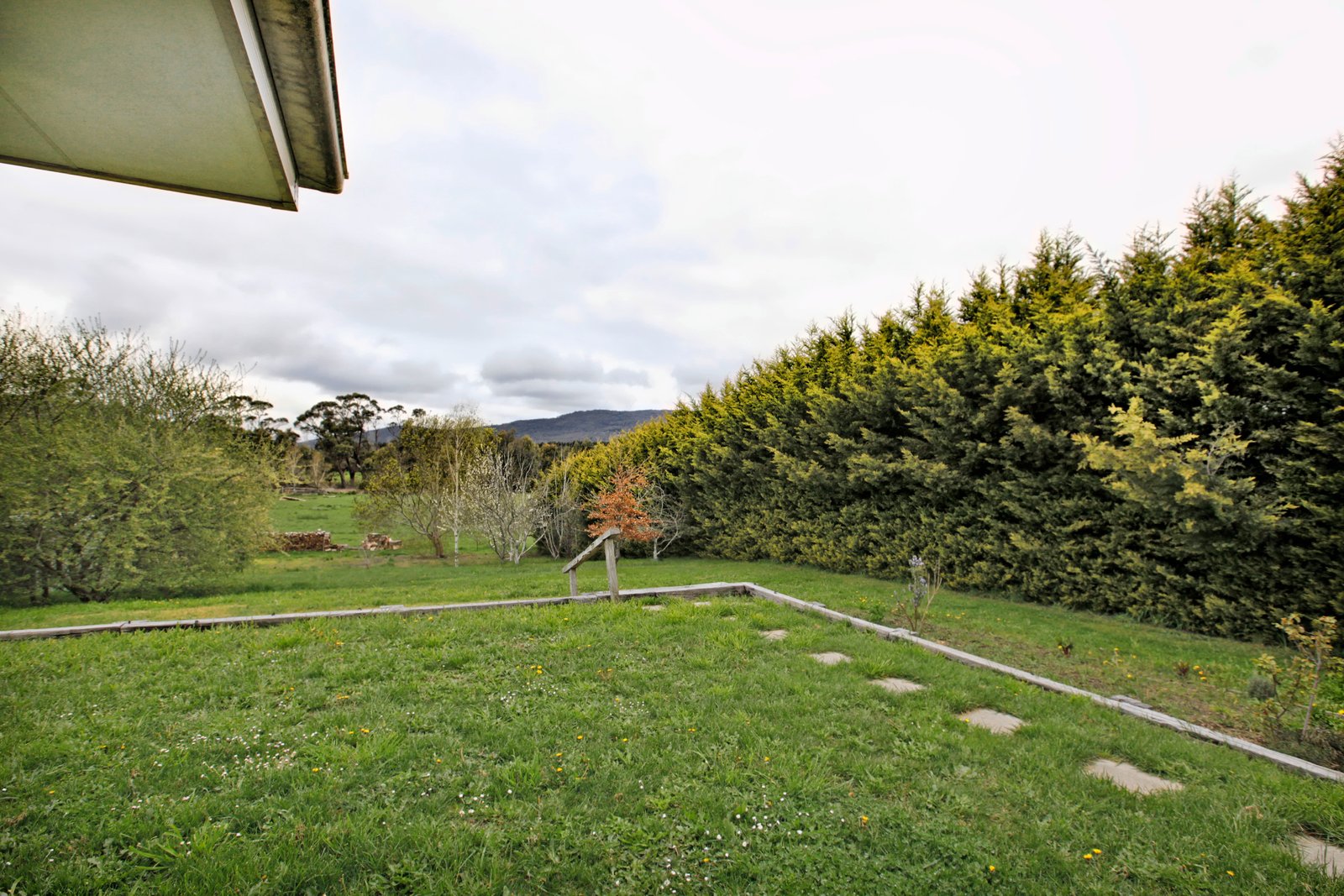 Real Estate and Property in 33 Tennyson Street, Woodend, VIC