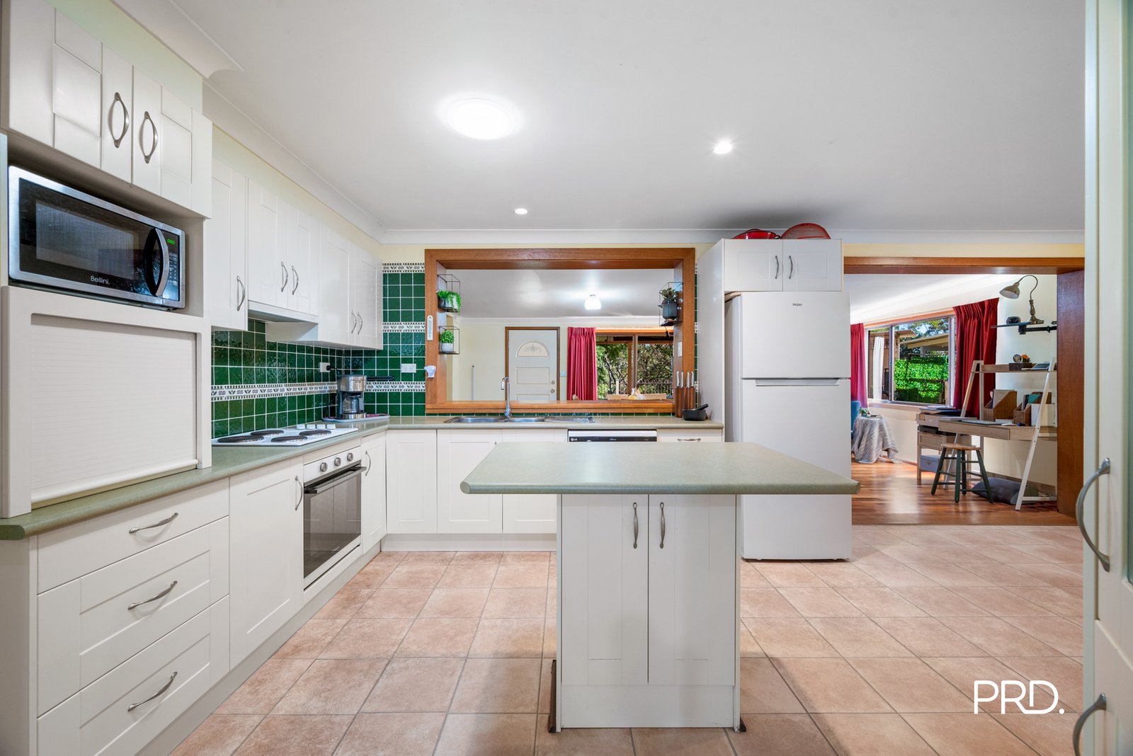 33 Thirteenth Street WARRAGAMBA 4
