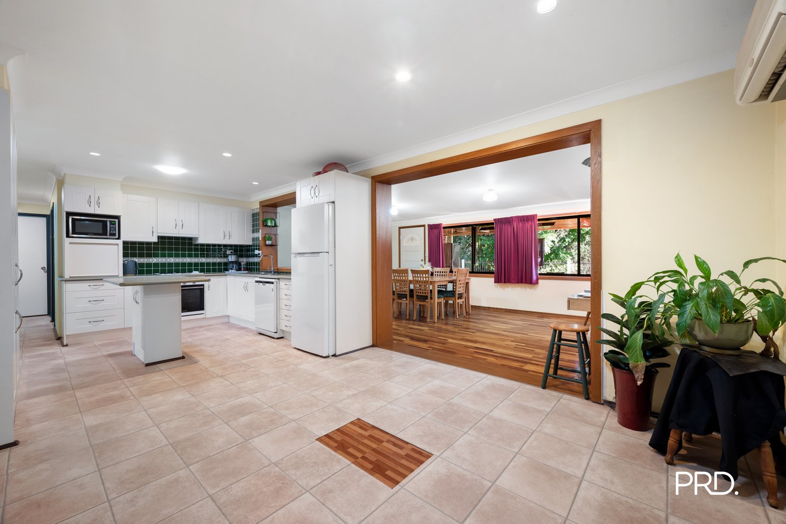 33 Thirteenth Street WARRAGAMBA 6