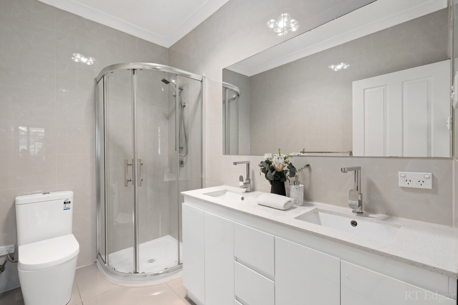 Real Estate and Property in 33 Twyford Street, Box Hill North, VIC