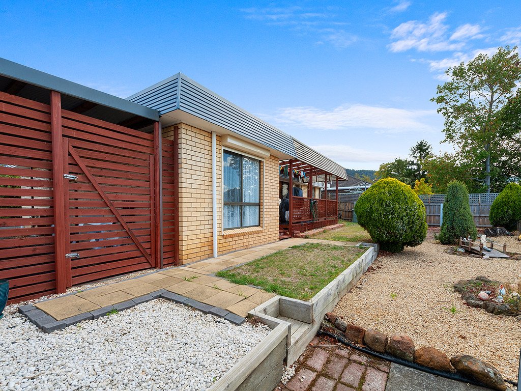 3/3 Walgett Place GLENORCHY 15