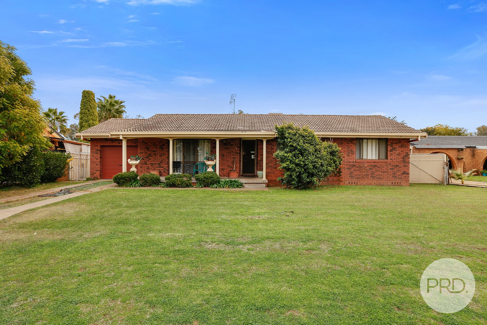 33 Waree Drive TAMWORTH 1