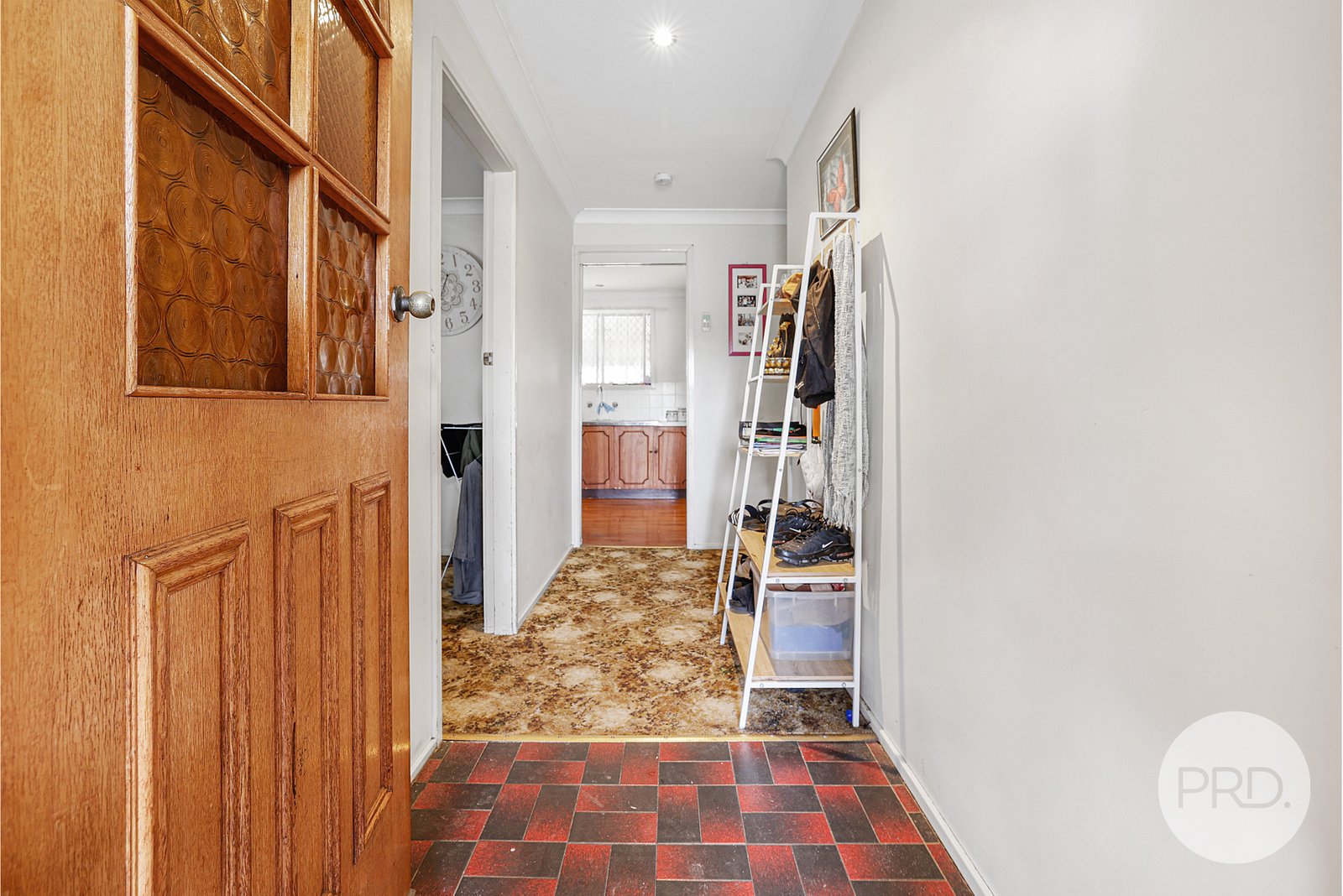 33 Waree Drive TAMWORTH 4