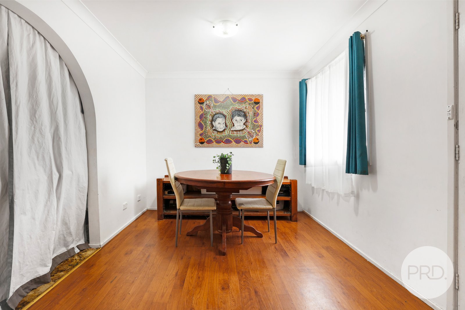 33 Waree Drive TAMWORTH 8