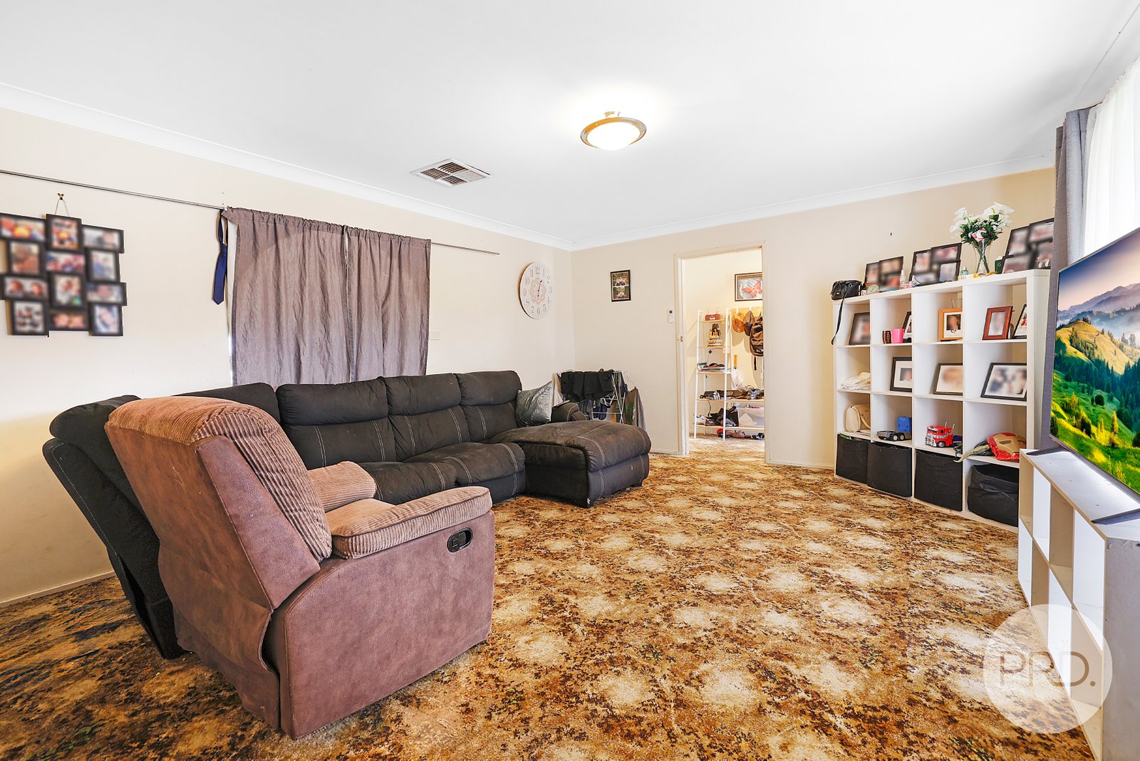 33 Waree Drive TAMWORTH 10