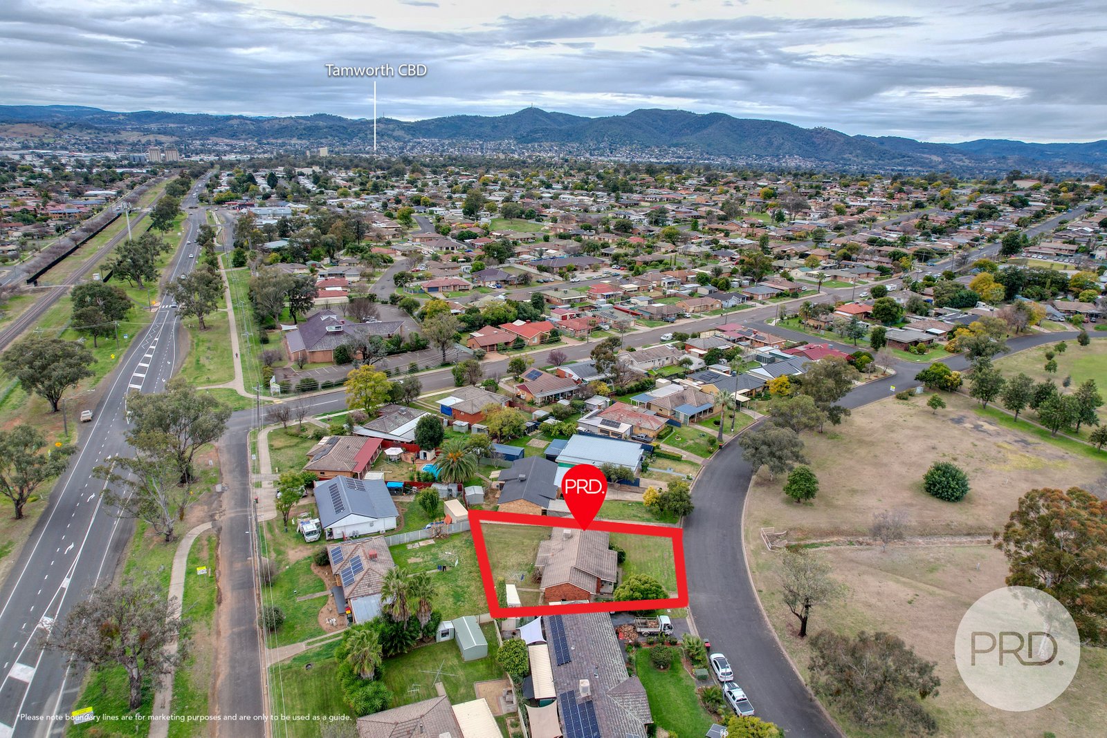 33 Waree Drive TAMWORTH 19