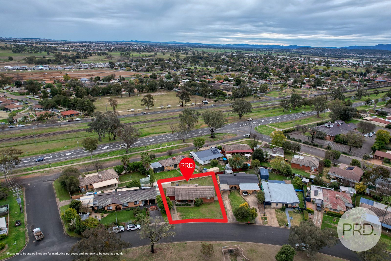 33 Waree Drive TAMWORTH 20
