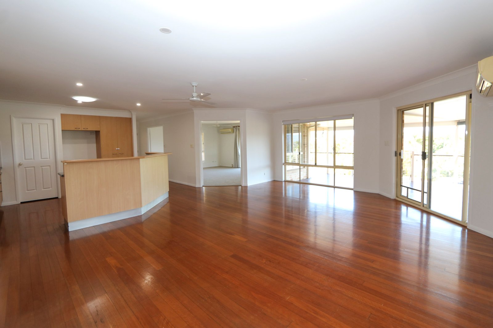 33 Warrungen Way ASHMORE 4