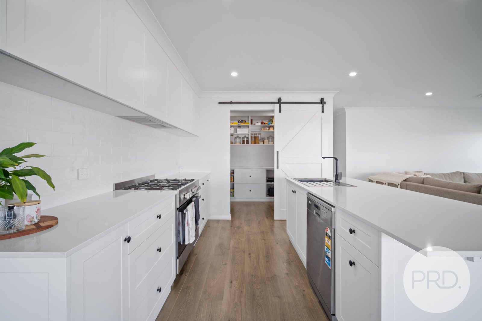 33 Watson Boulevard LLOYD 6