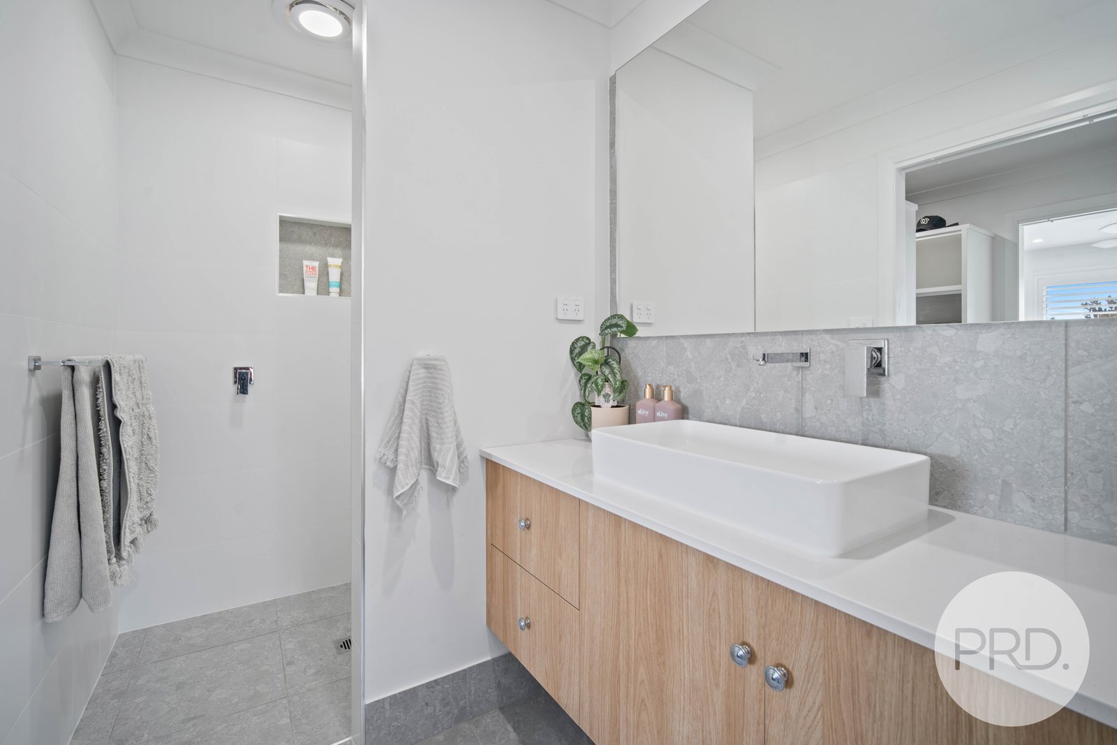 33 Watson Boulevard LLOYD 10