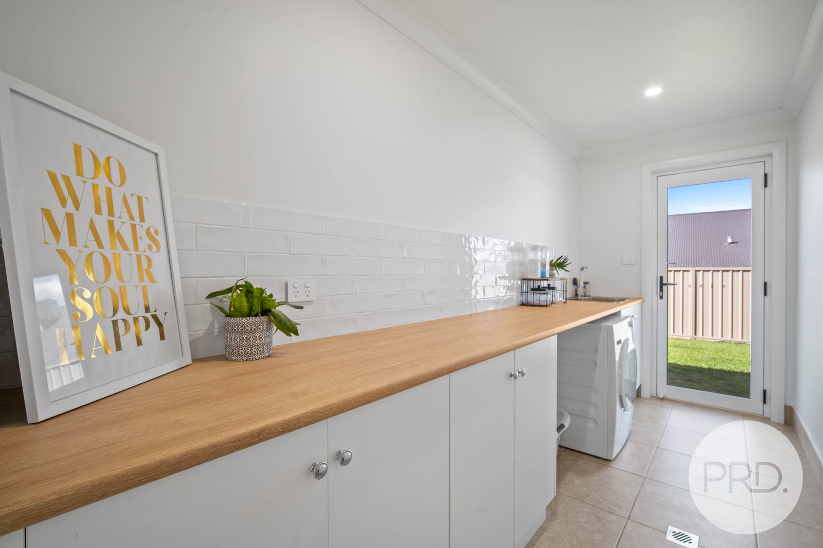 33 Watson Boulevard LLOYD 16