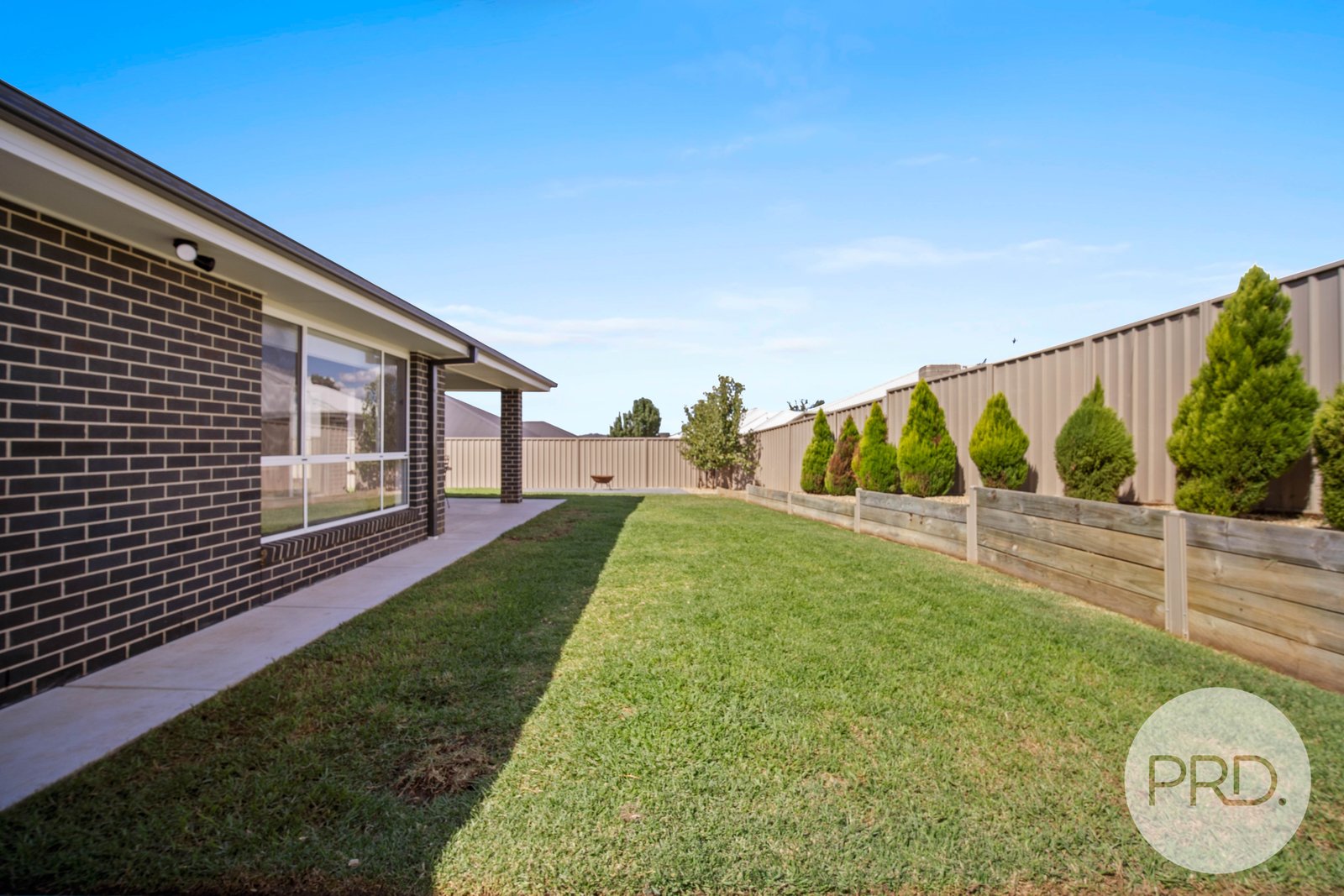 33 Watson Boulevard LLOYD 18