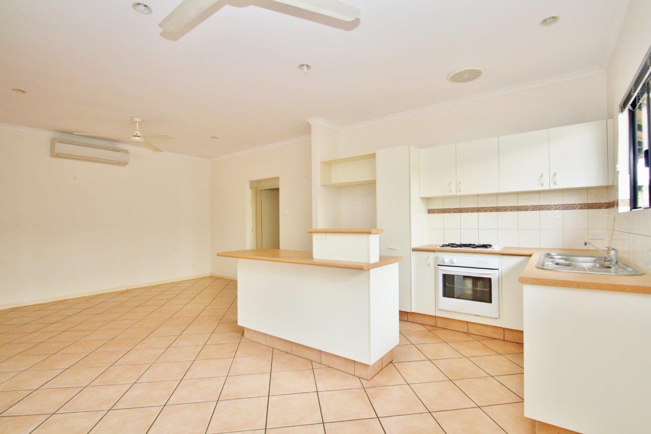 3/3 Whimbrel Street DJUGUN 2