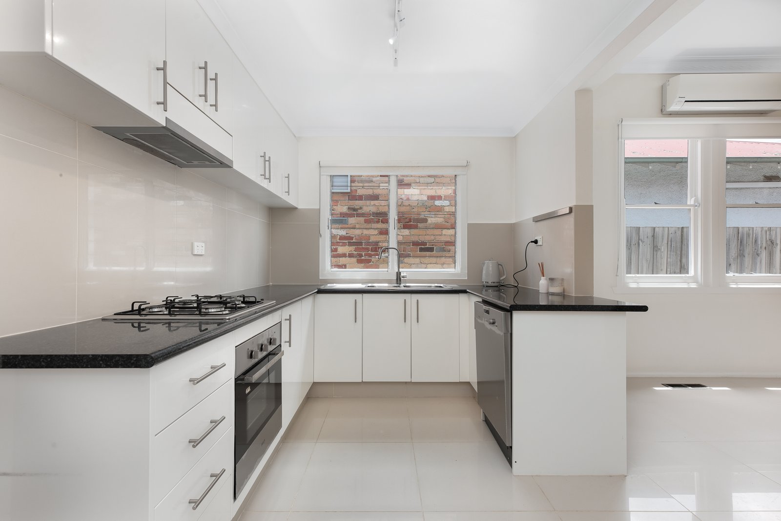 Gallery: 33 William Street