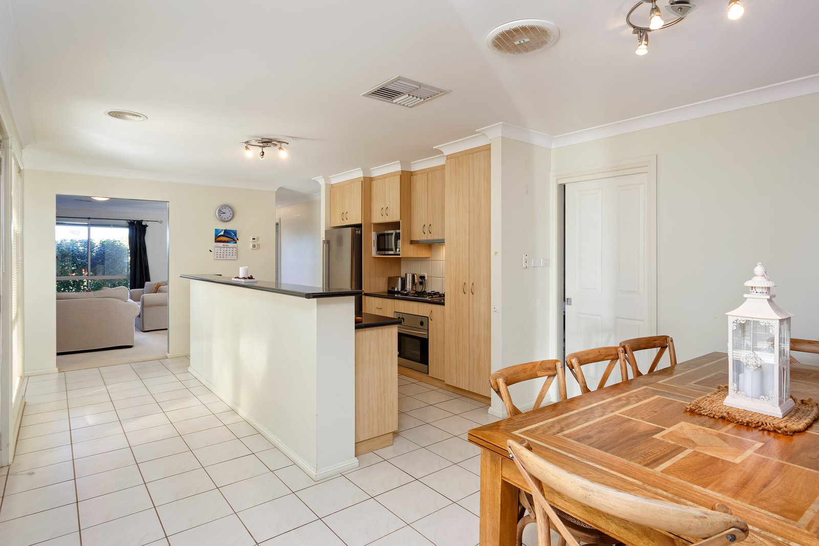 33 Womboin Crescent GLENFIELD PARK 5