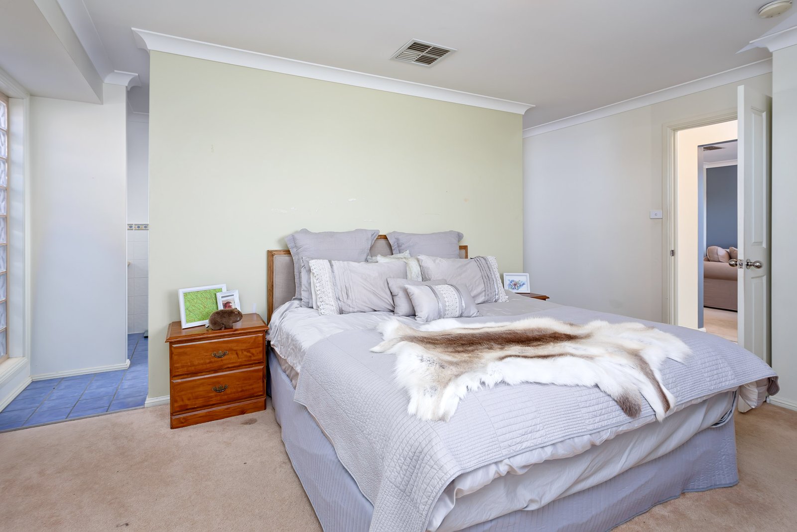 33 Womboin Crescent GLENFIELD PARK 7
