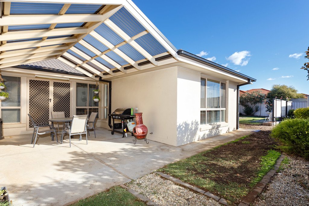 33 Womboin Crescent GLENFIELD PARK 11
