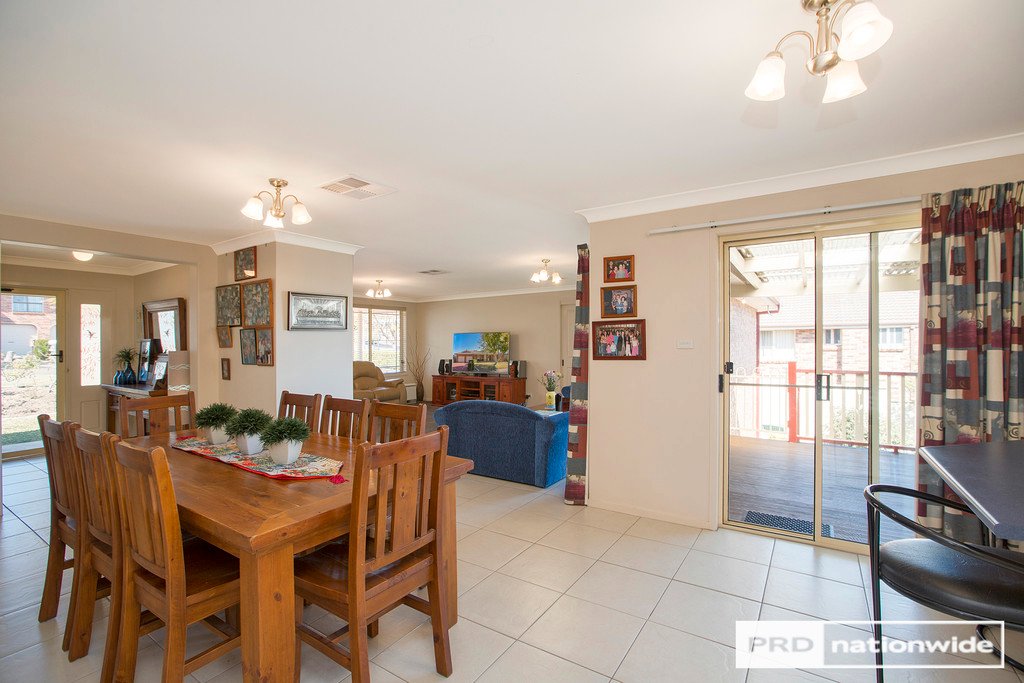 33 Woodbry Crescent TAMWORTH 3