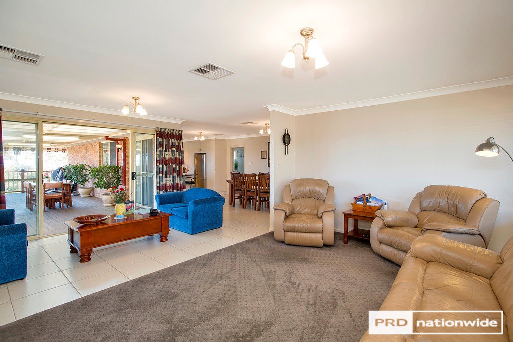 33 Woodbry Crescent TAMWORTH 4