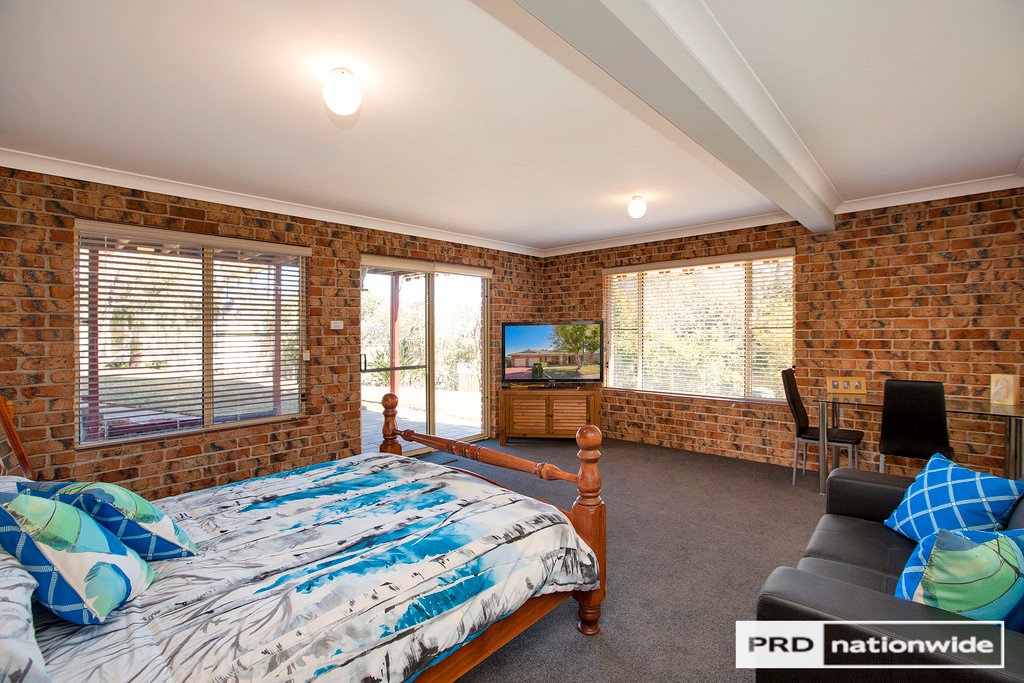 33 Woodbry Crescent TAMWORTH 9