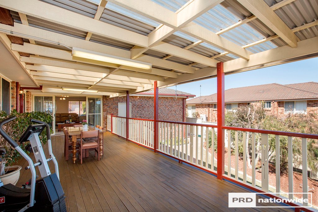 33 Woodbry Crescent TAMWORTH 12