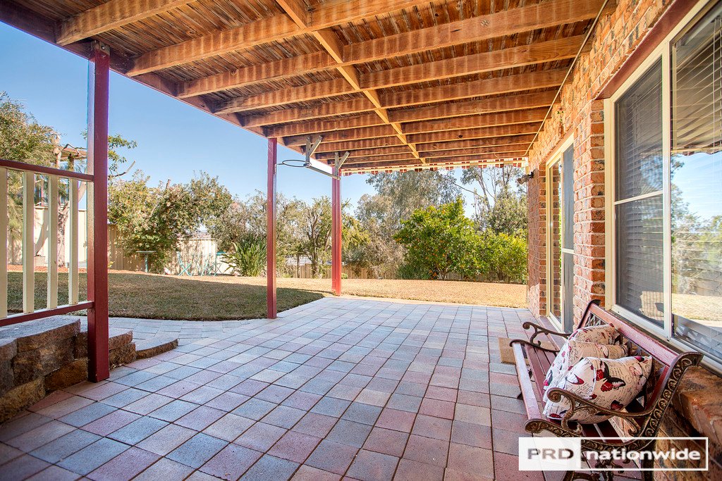 33 Woodbry Crescent TAMWORTH 13