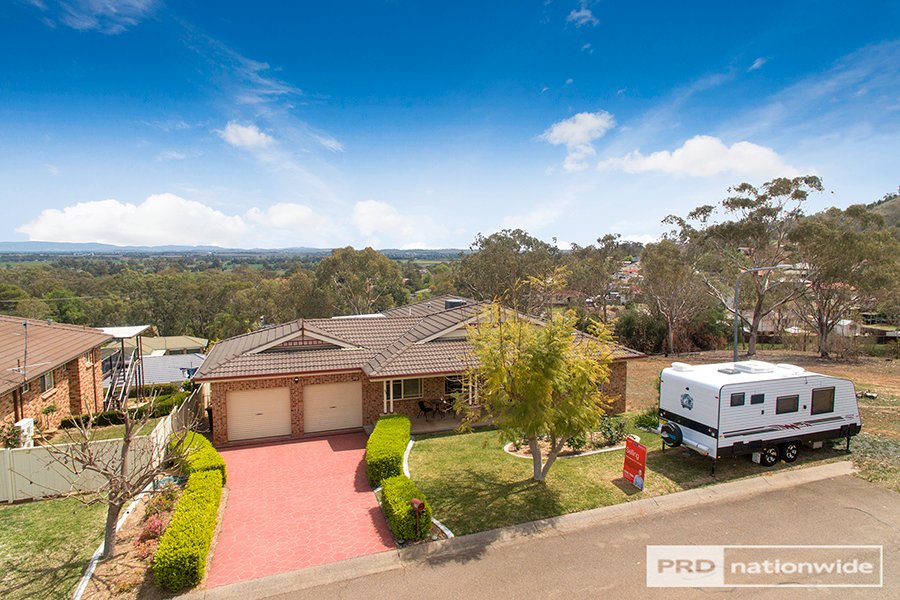 33 Woodbry Crescent TAMWORTH 20