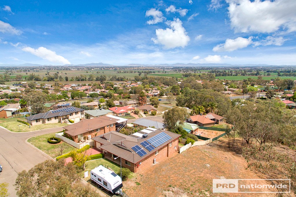 33 Woodbry Crescent TAMWORTH 21