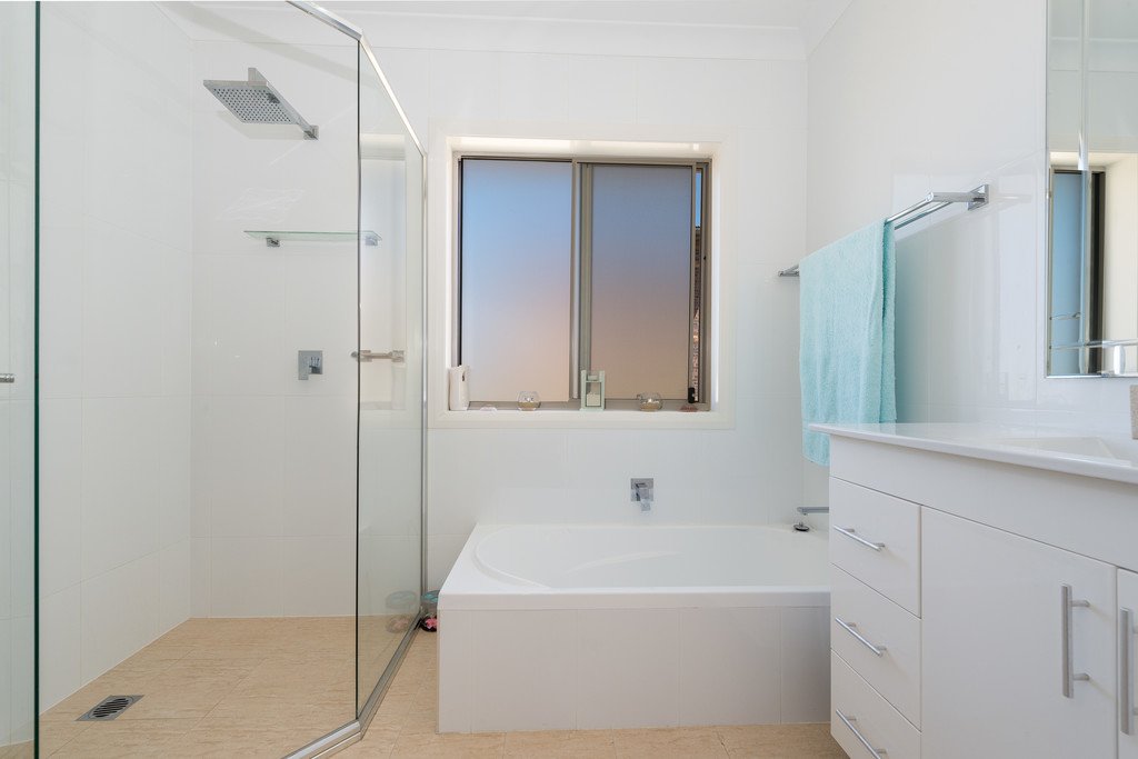 33 Wybalena Avenue KOONAWARRA 9