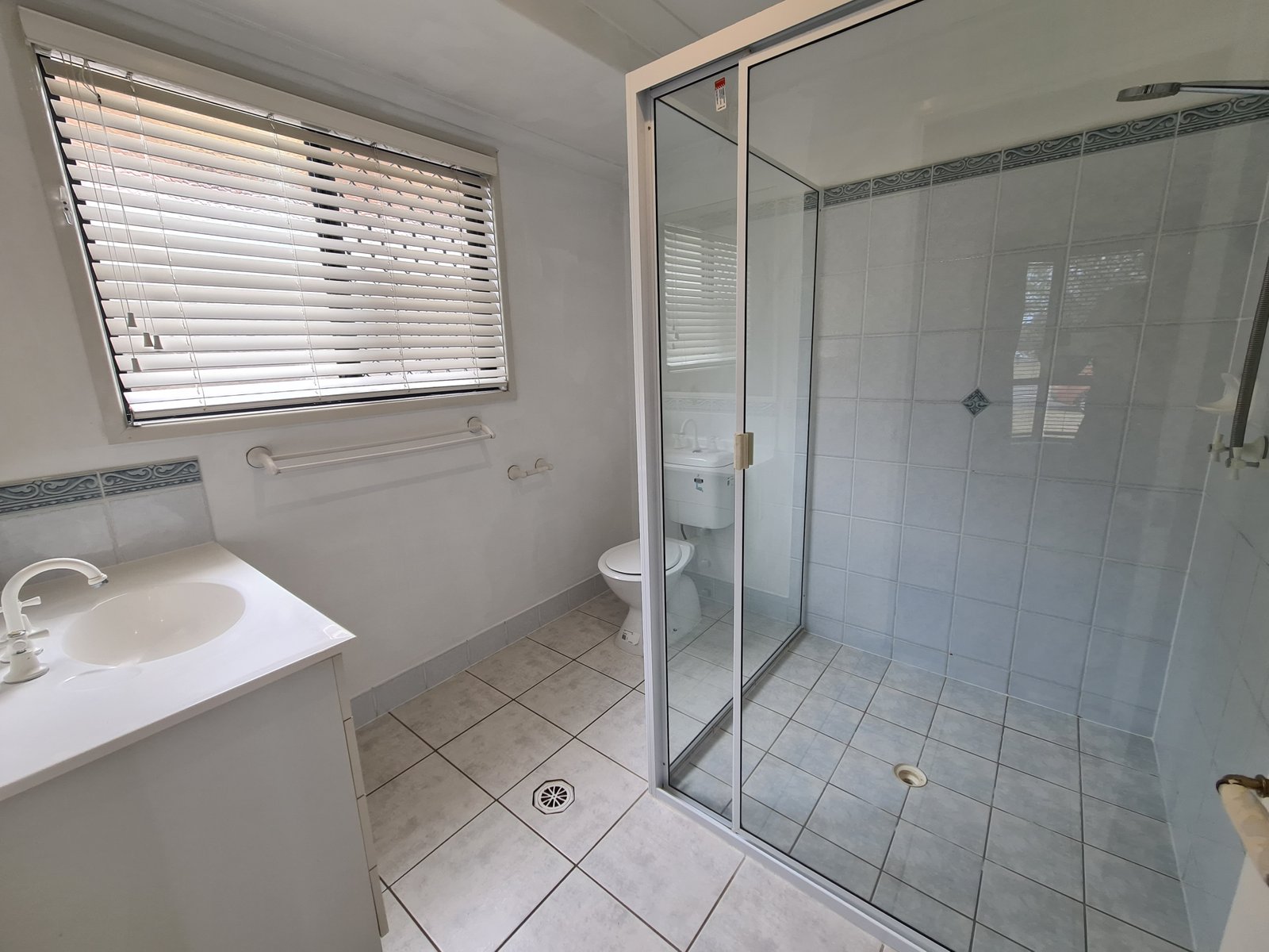 33 WYNDHAM Avenue BOYNE ISLAND 8