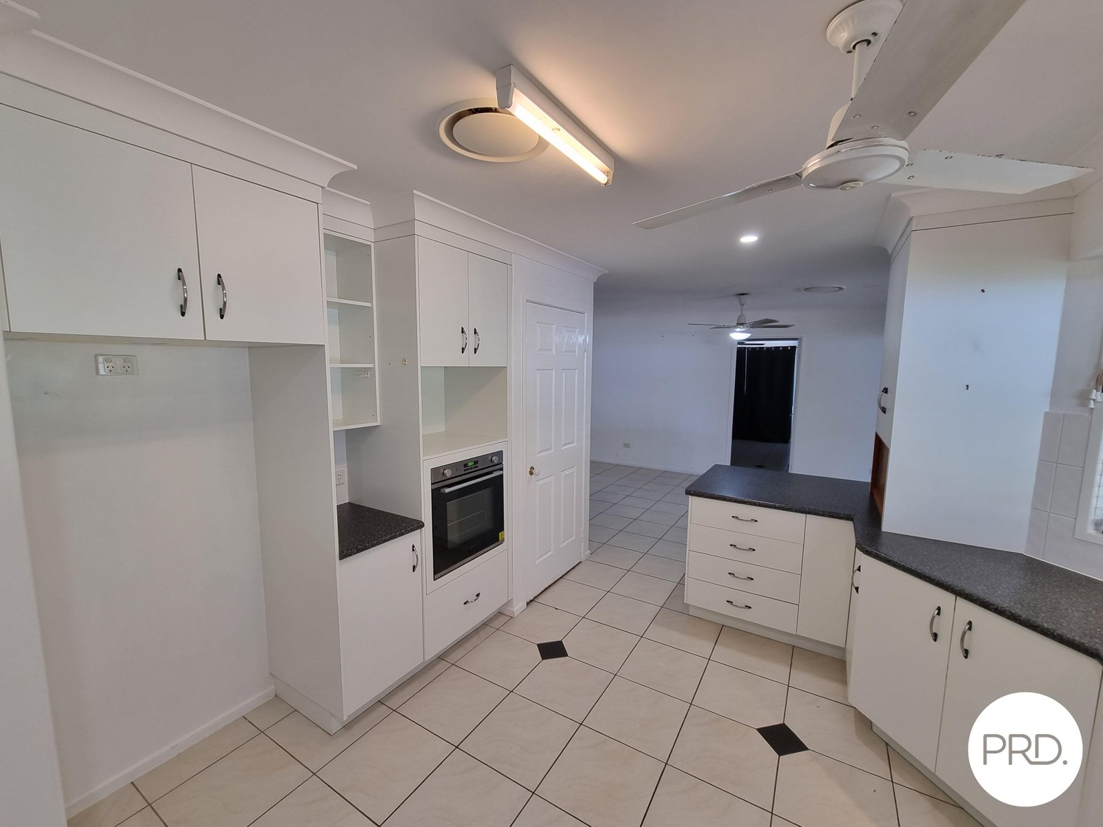 33 Wyndham Avenue BOYNE ISLAND 4