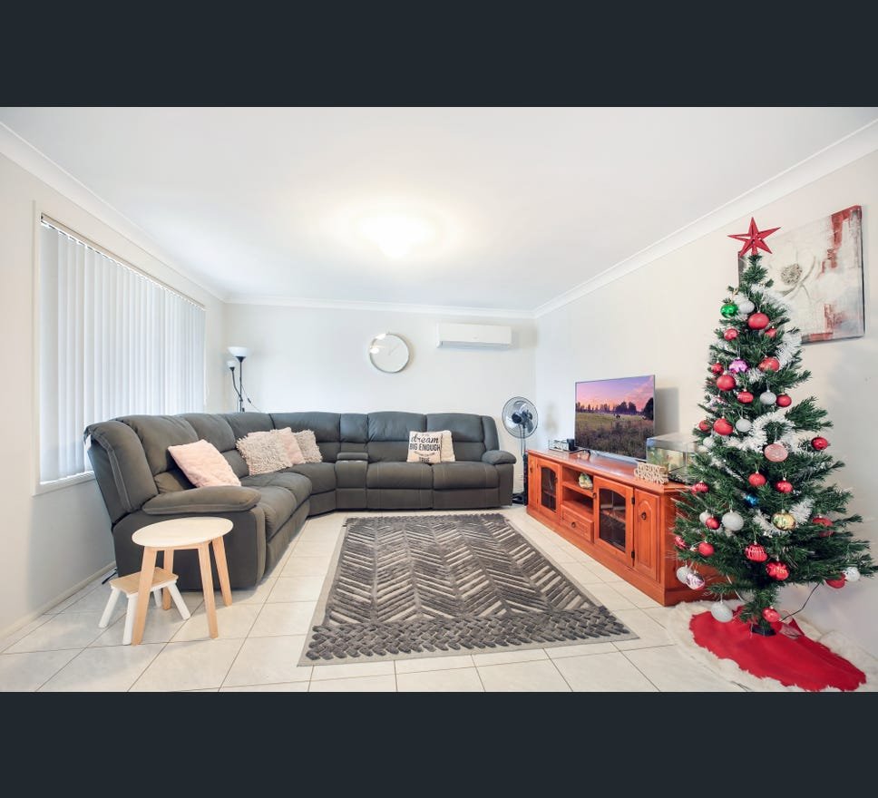 33 Yuroka St  Glenmore Park 2